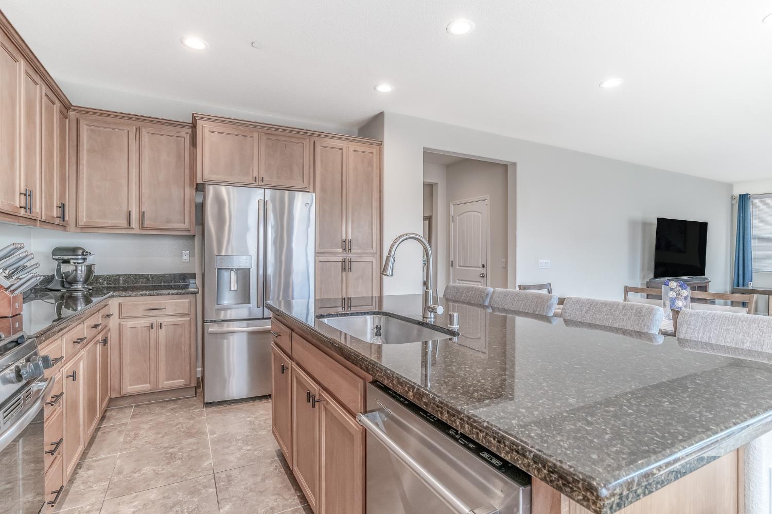 3853 Banyan Tree Dr, Modesto, CA 95355