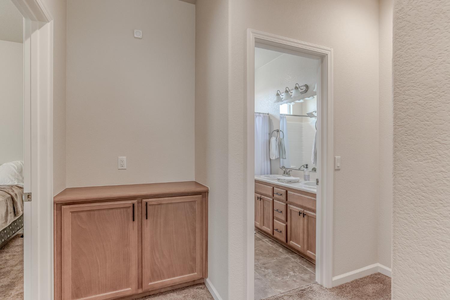 3853 Banyan Tree Dr, Modesto, CA 95355
