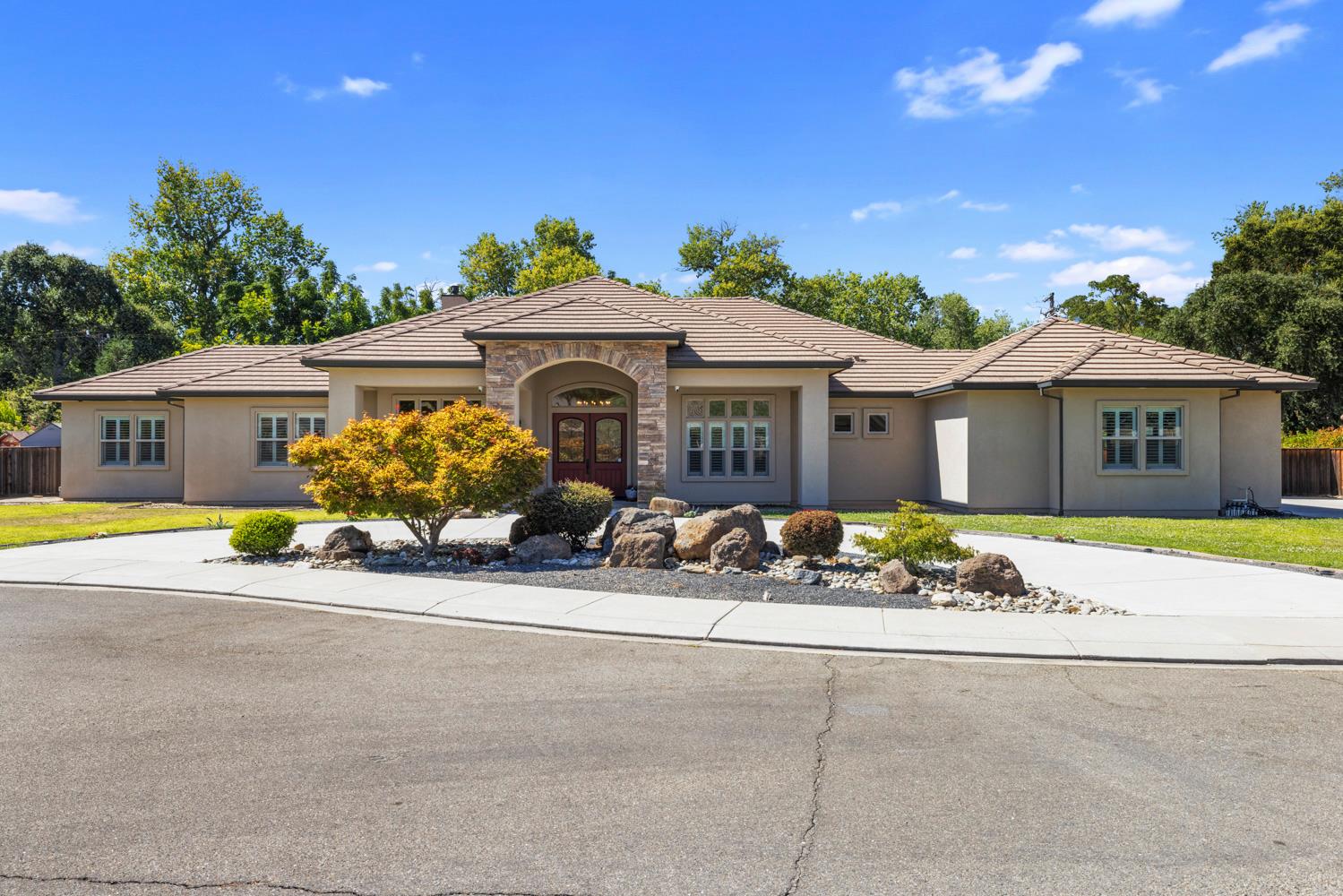 10725 Goldsborough Cir, Oakdale, CA 95361