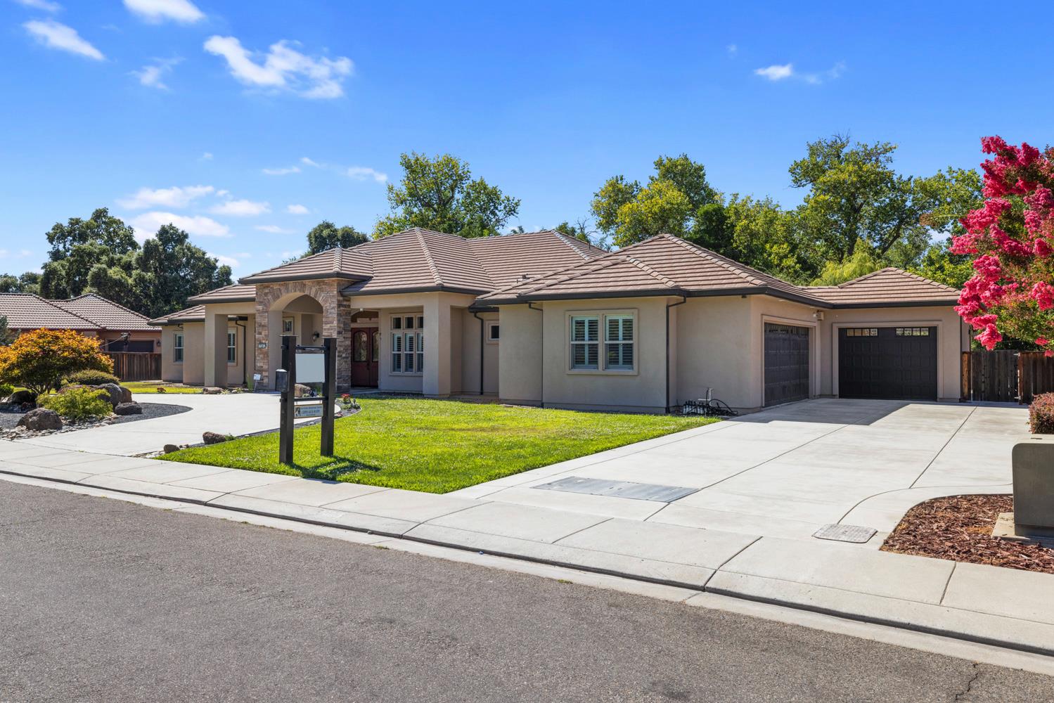 10725 Goldsborough Cir, Oakdale, CA 95361