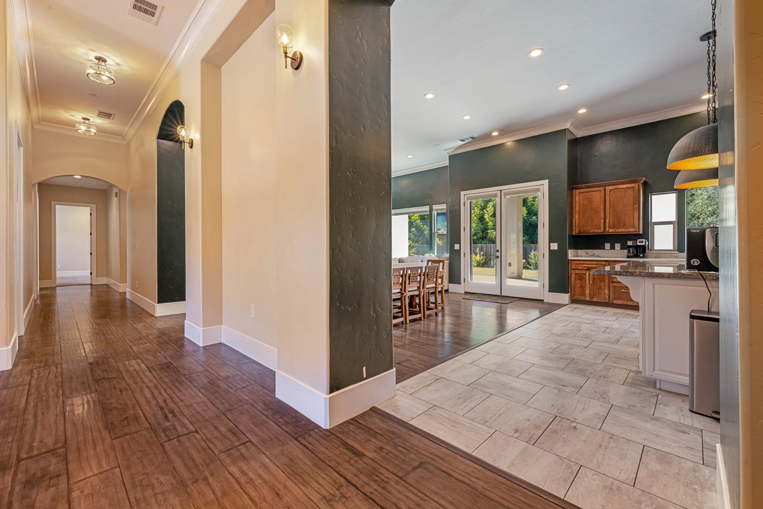 10725 Goldsborough Cir, Oakdale, CA 95361
