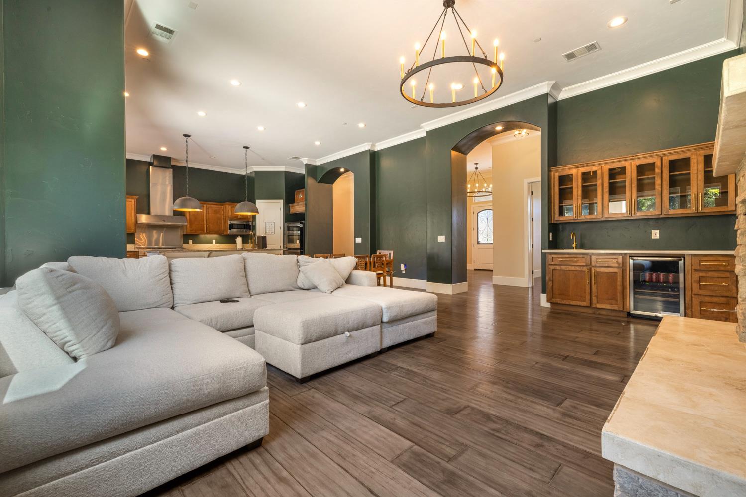 10725 Goldsborough Cir, Oakdale, CA 95361