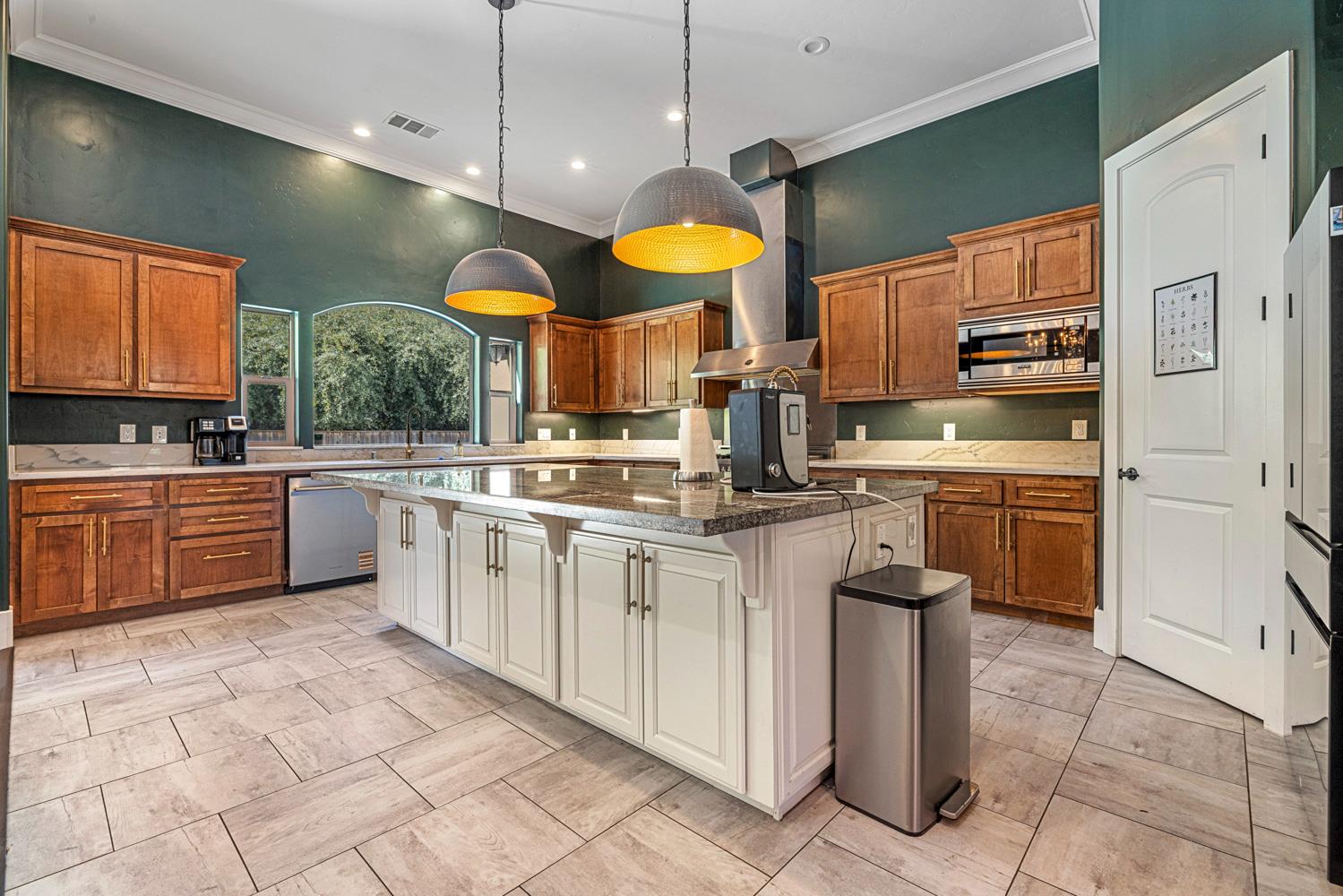 10725 Goldsborough Cir, Oakdale, CA 95361