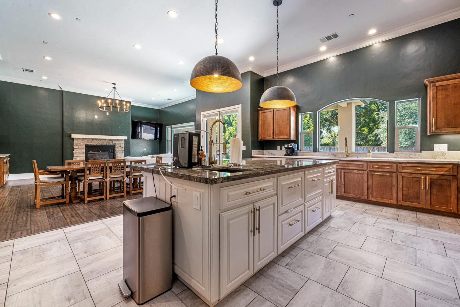 10725 Goldsborough Cir, Oakdale, CA 95361
