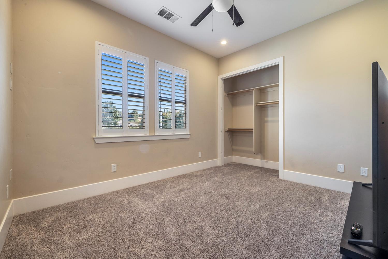 10725 Goldsborough Cir, Oakdale, CA 95361