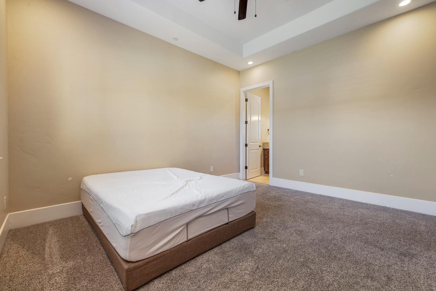 10725 Goldsborough Cir, Oakdale, CA 95361