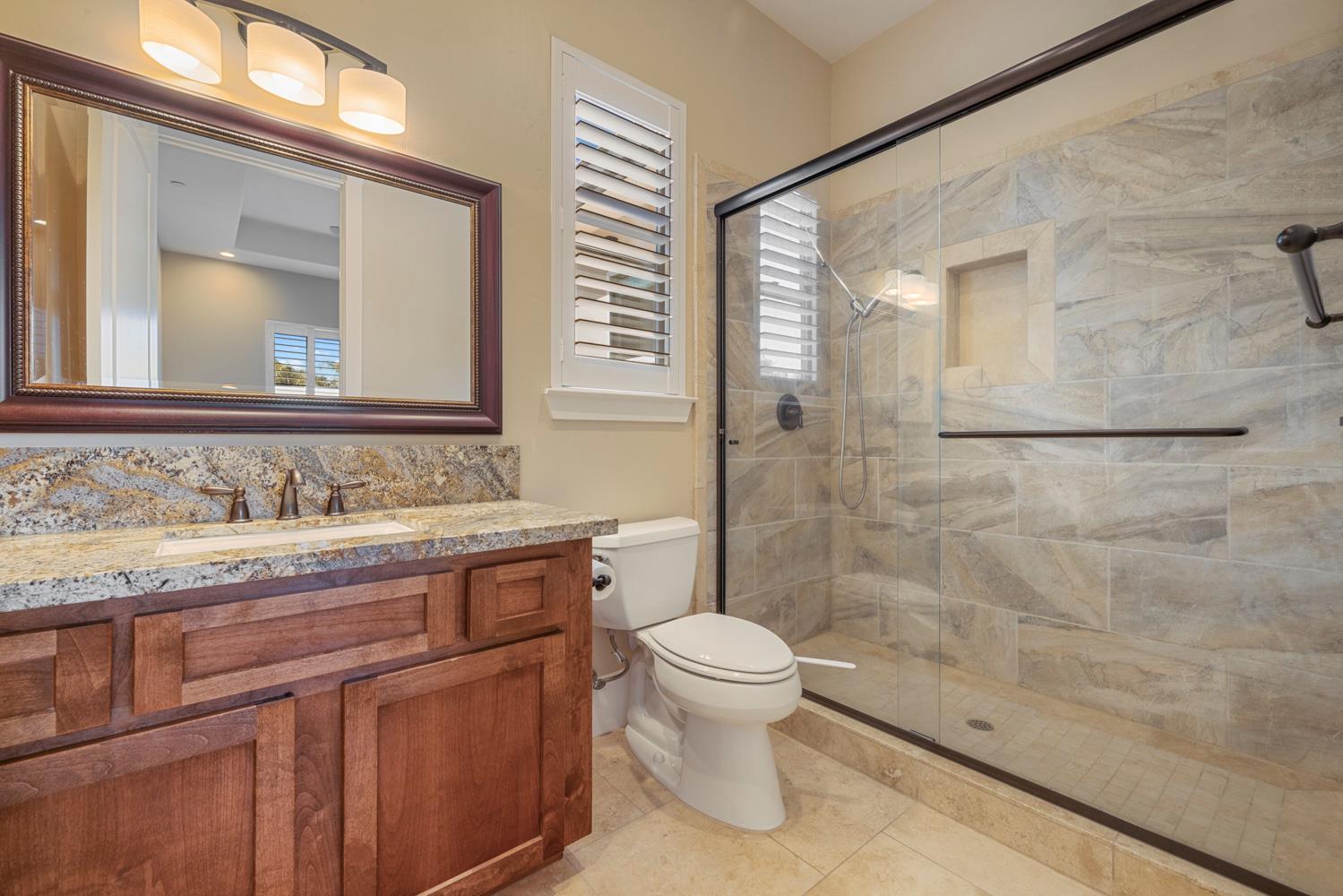 10725 Goldsborough Cir, Oakdale, CA 95361