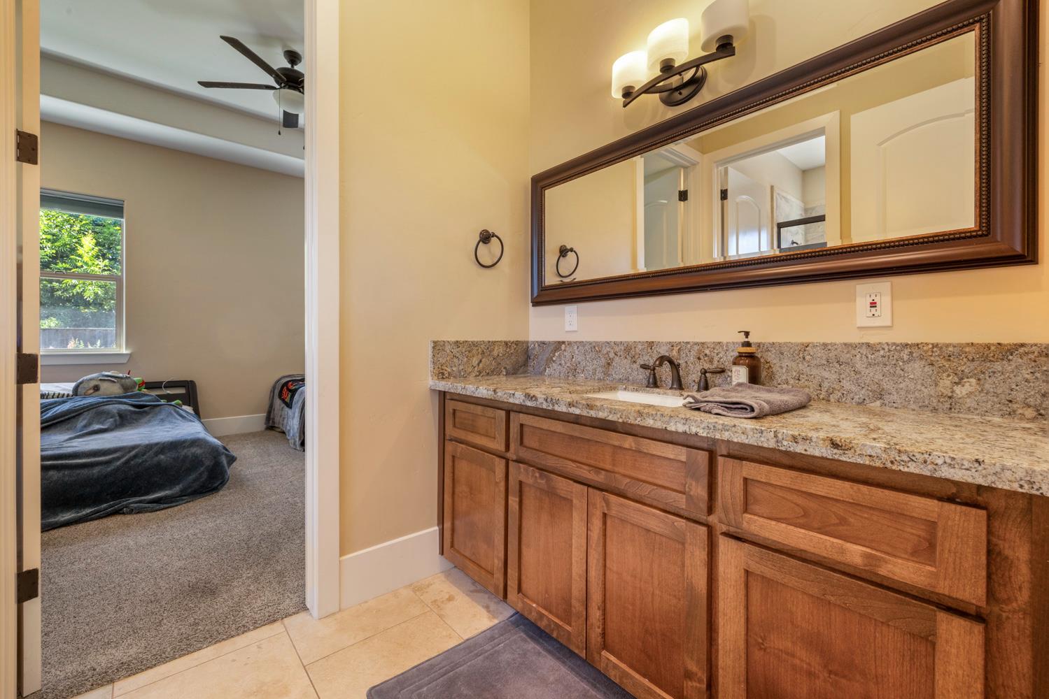 10725 Goldsborough Cir, Oakdale, CA 95361