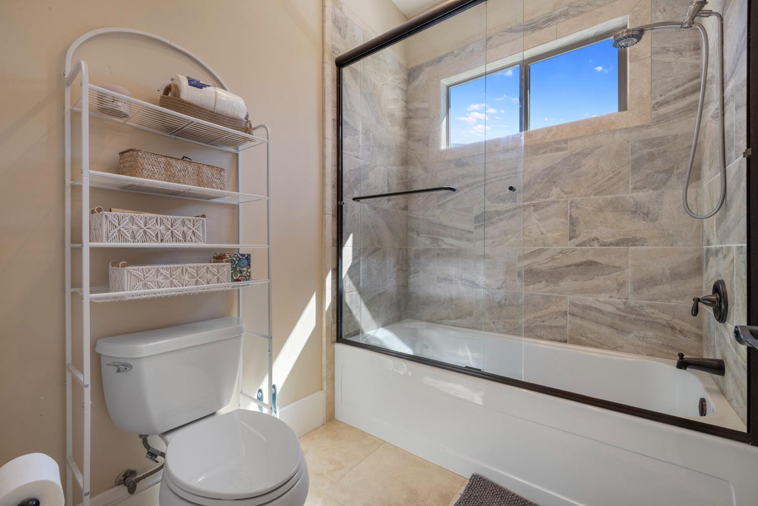 10725 Goldsborough Cir, Oakdale, CA 95361