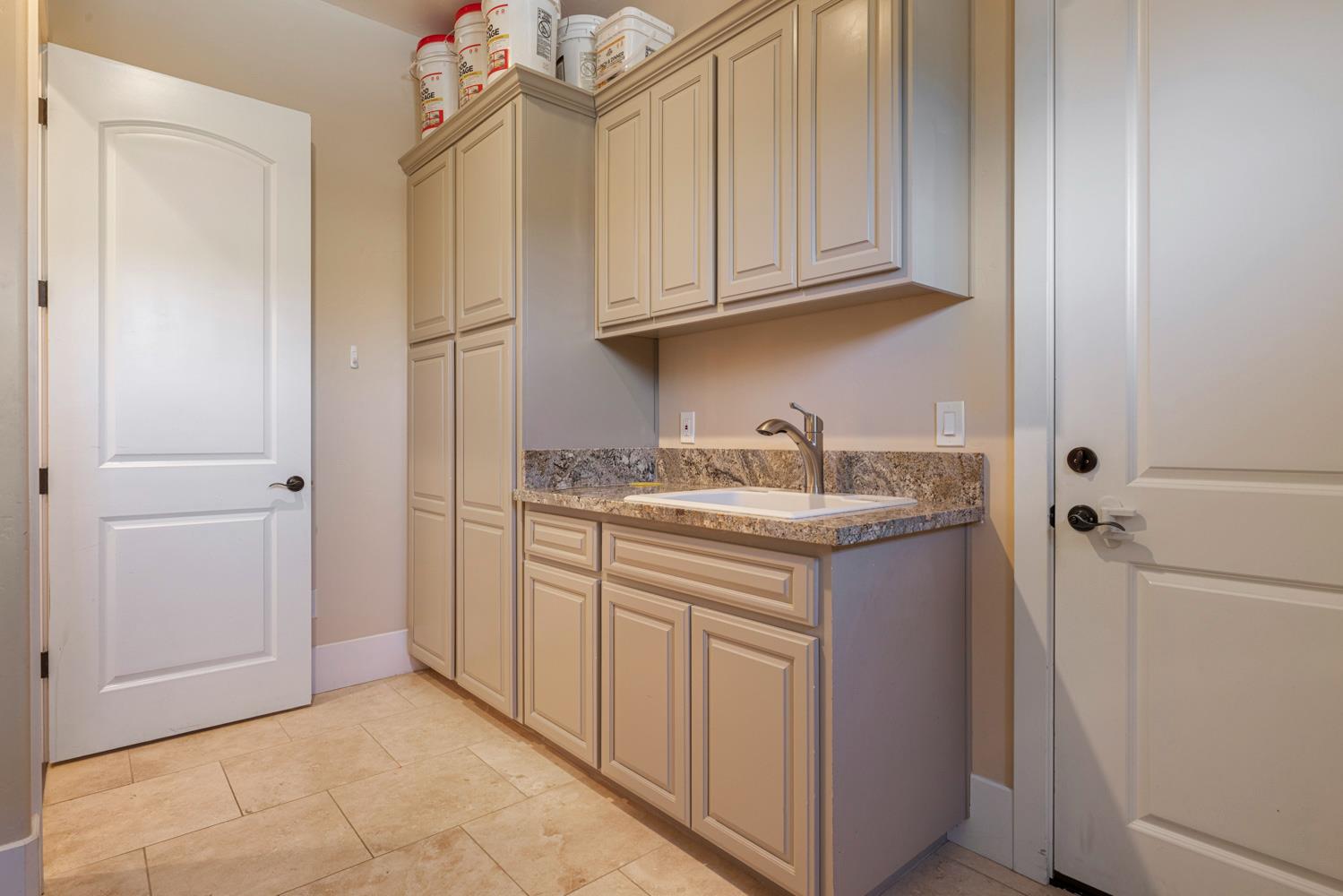 10725 Goldsborough Cir, Oakdale, CA 95361