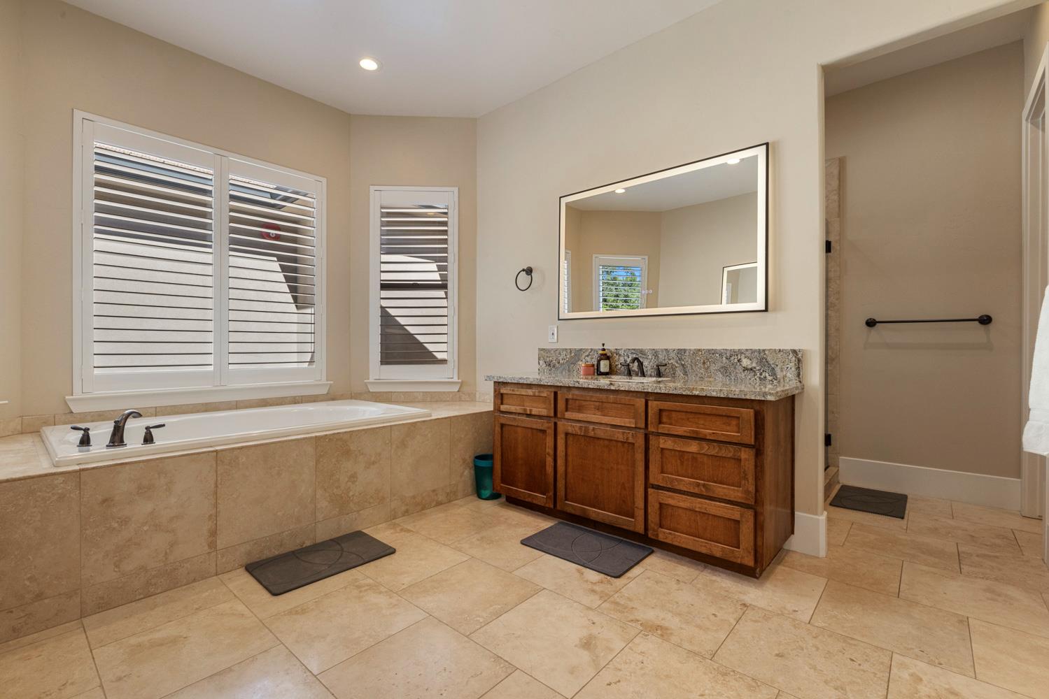 10725 Goldsborough Cir, Oakdale, CA 95361