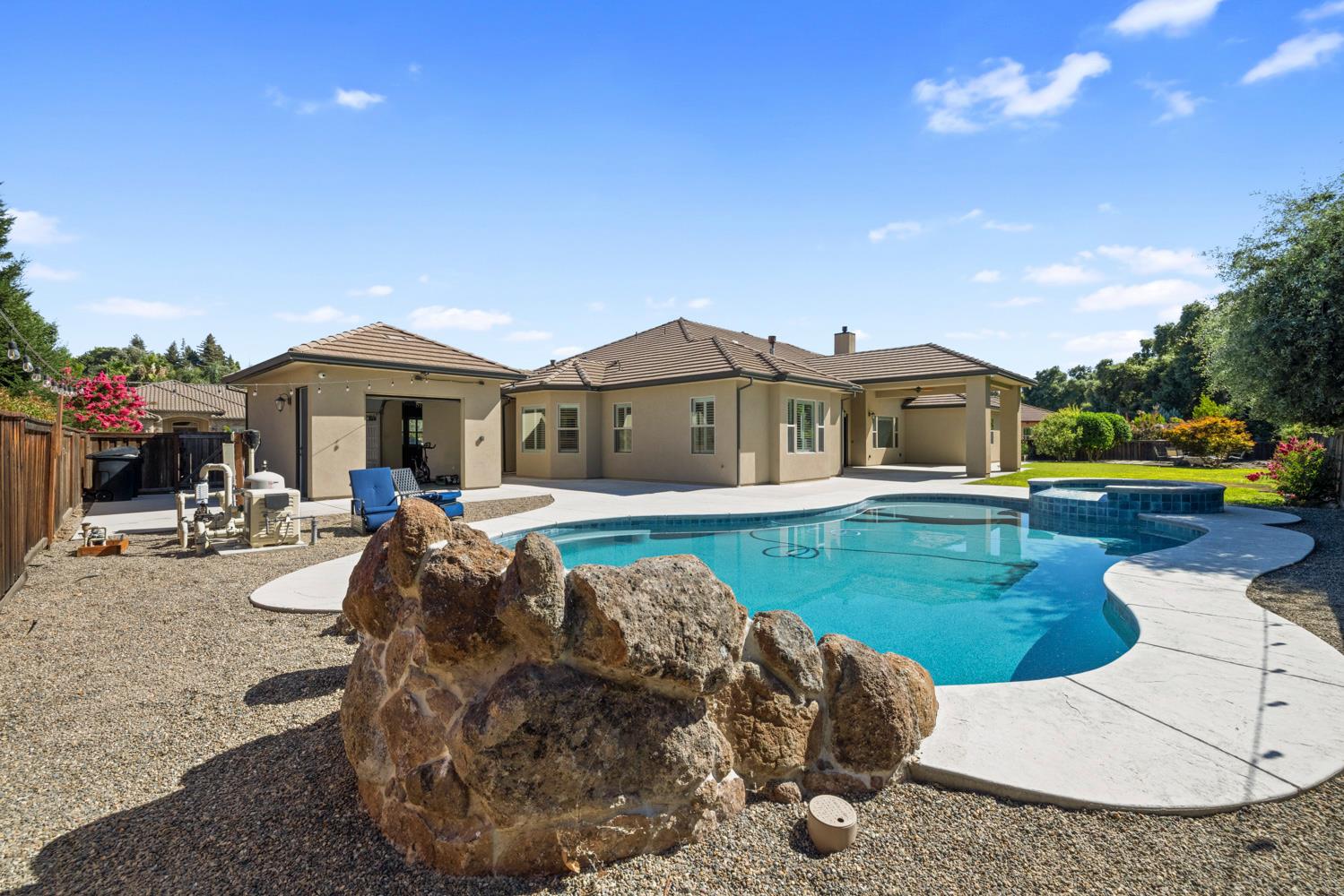 10725 Goldsborough Cir, Oakdale, CA 95361