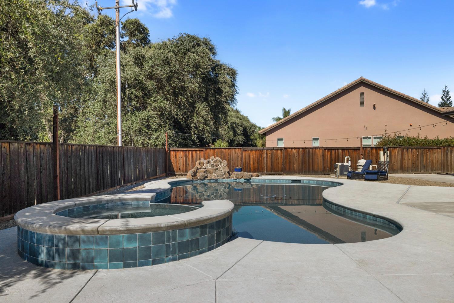 10725 Goldsborough Cir, Oakdale, CA 95361