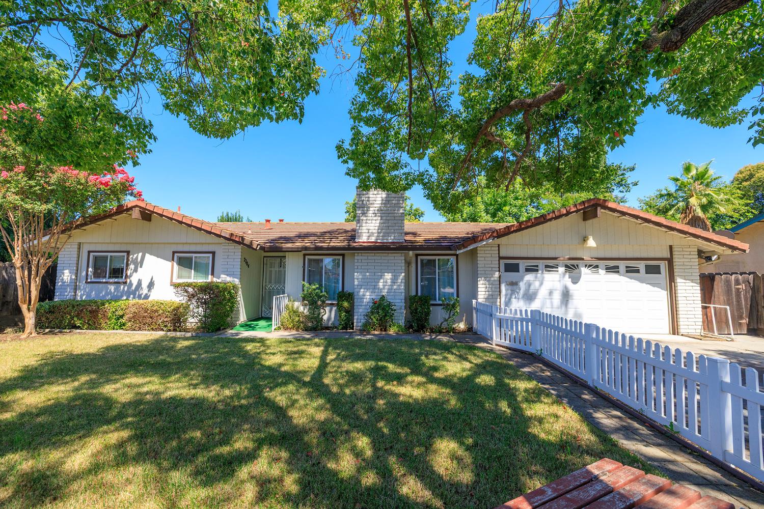2704 Aston Ct, Modesto, CA 95355