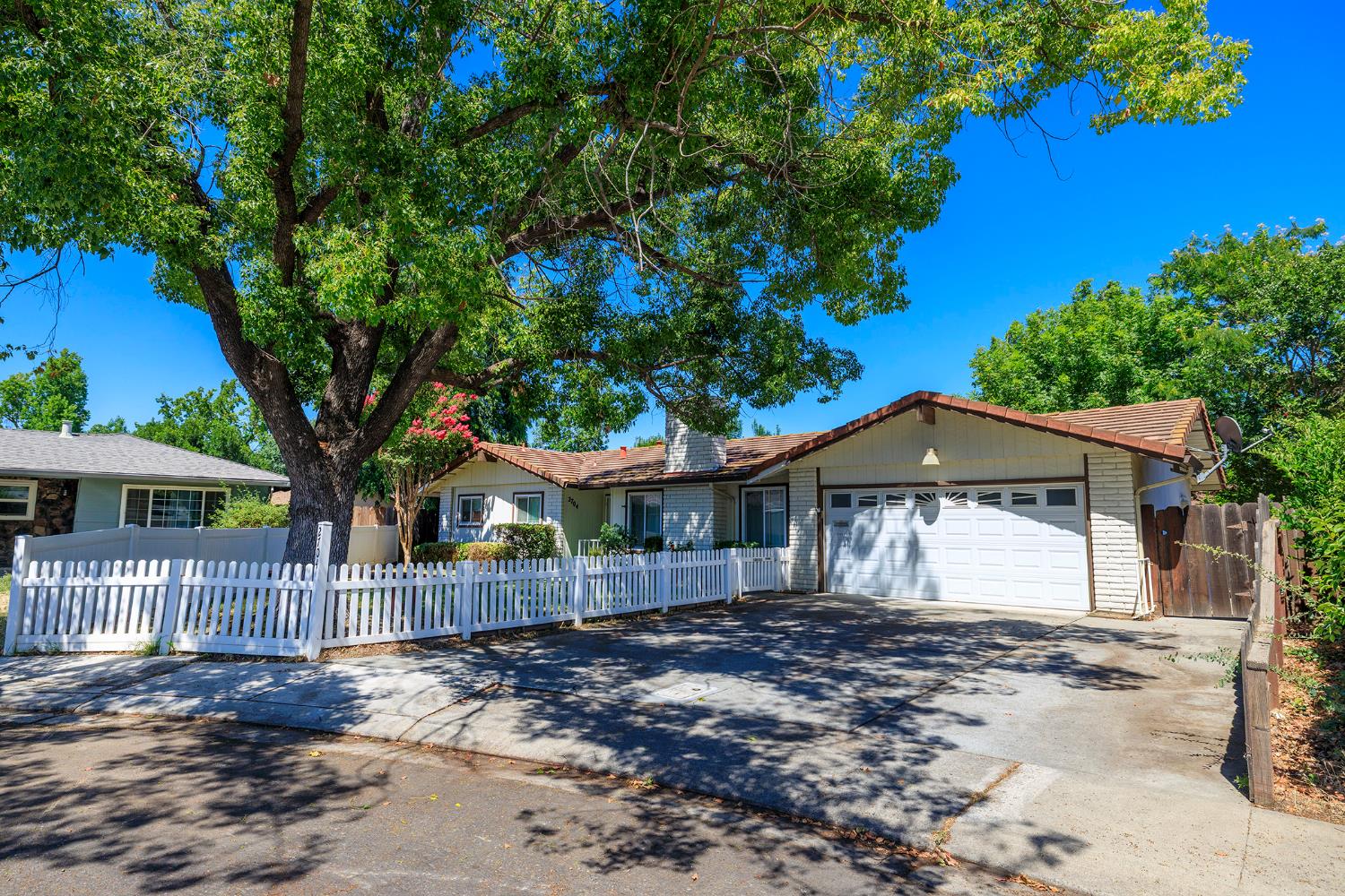 2704 Aston Ct, Modesto, CA 95355