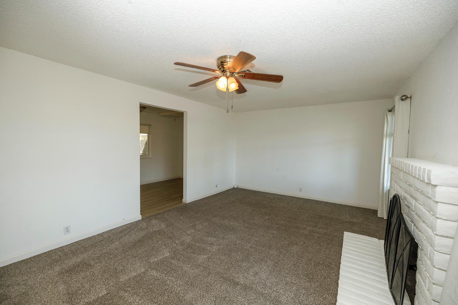2704 Aston Ct, Modesto, CA 95355
