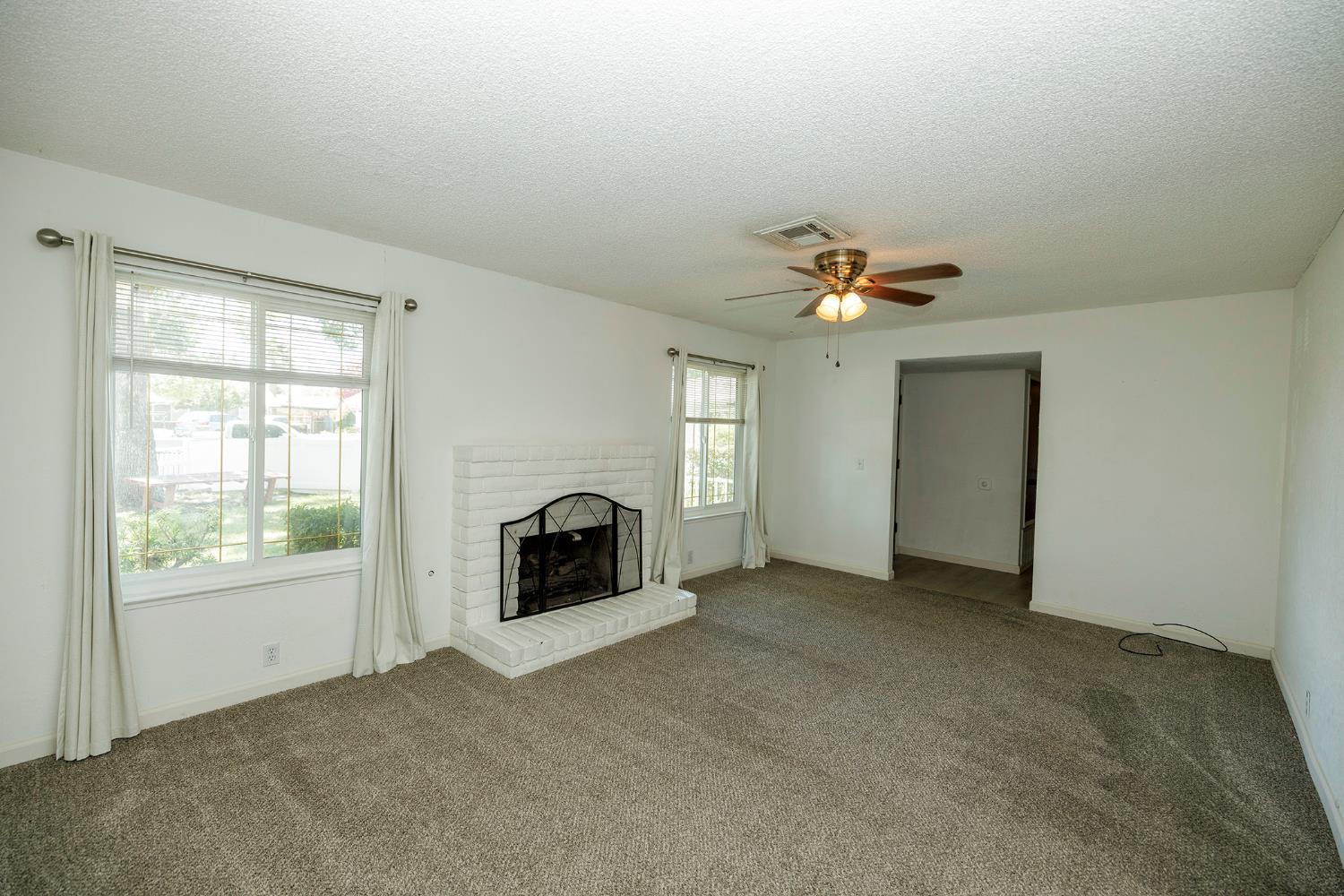 2704 Aston Ct, Modesto, CA 95355