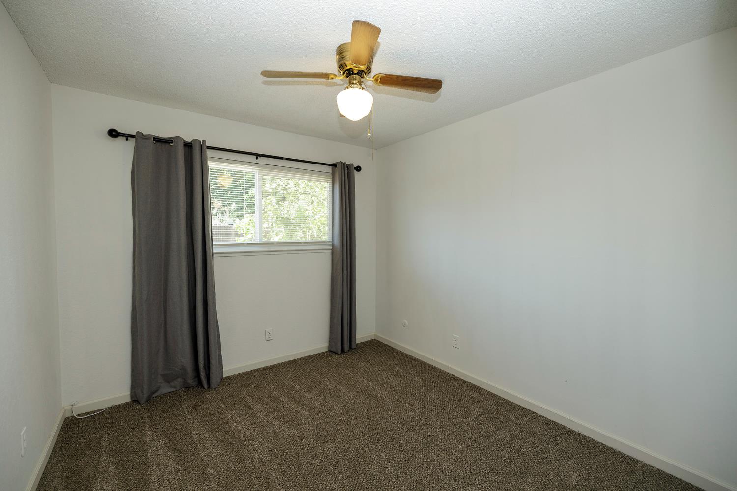 2704 Aston Ct, Modesto, CA 95355