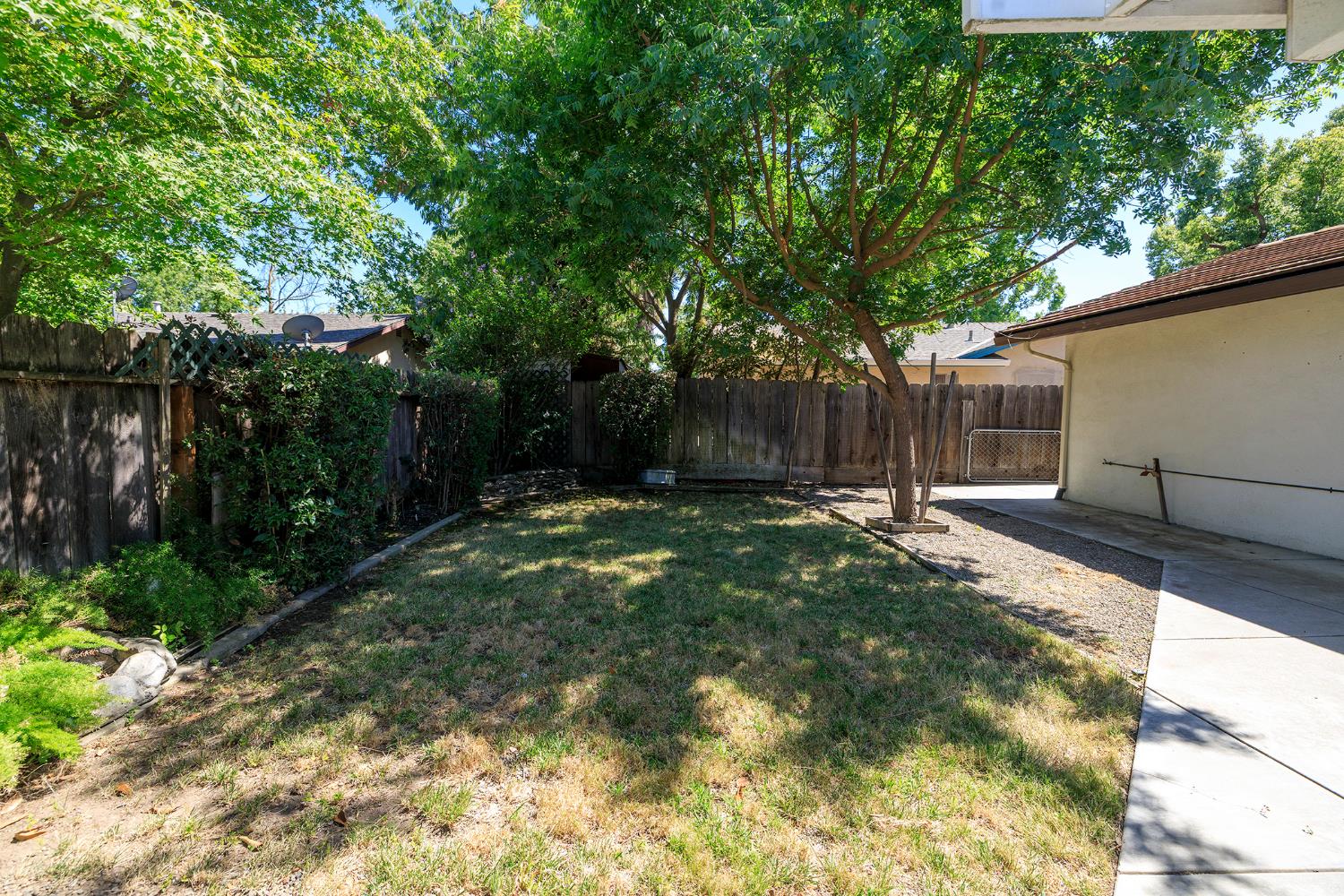 2704 Aston Ct, Modesto, CA 95355