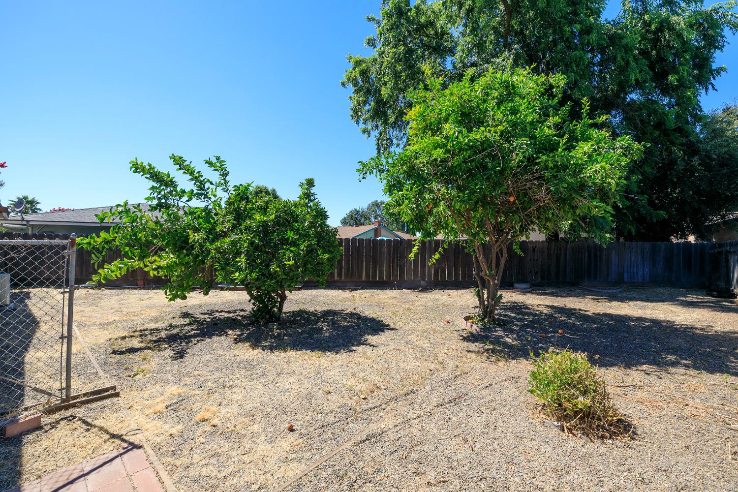 2704 Aston Ct, Modesto, CA 95355