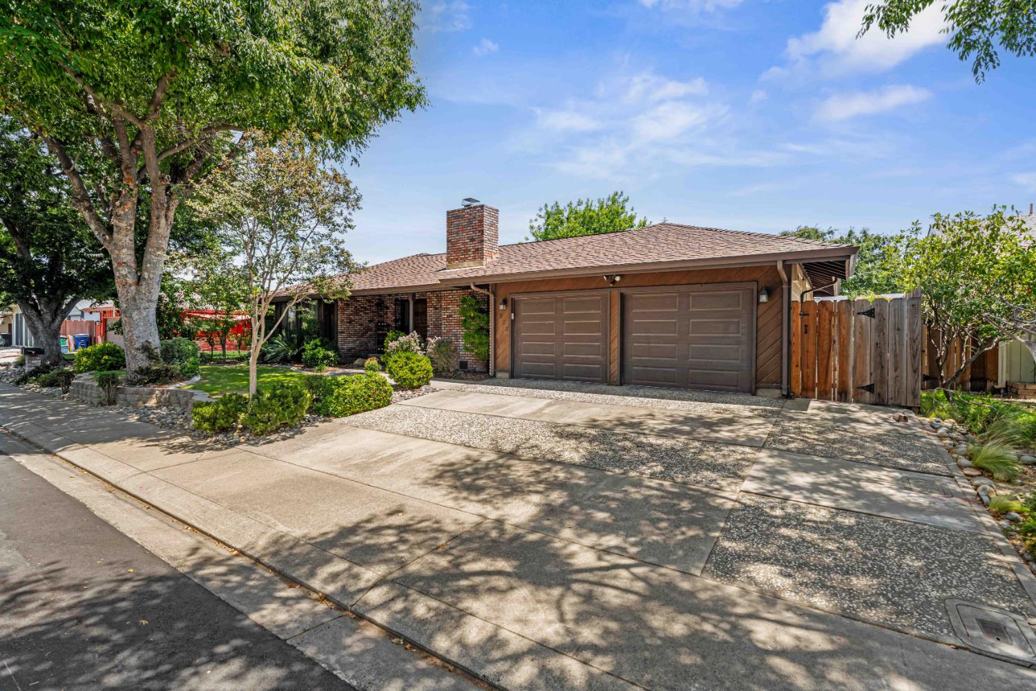 1508 Kingfield Dr, Modesto, CA 95350