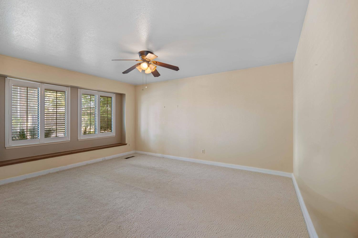 1508 Kingfield Dr, Modesto, CA 95350