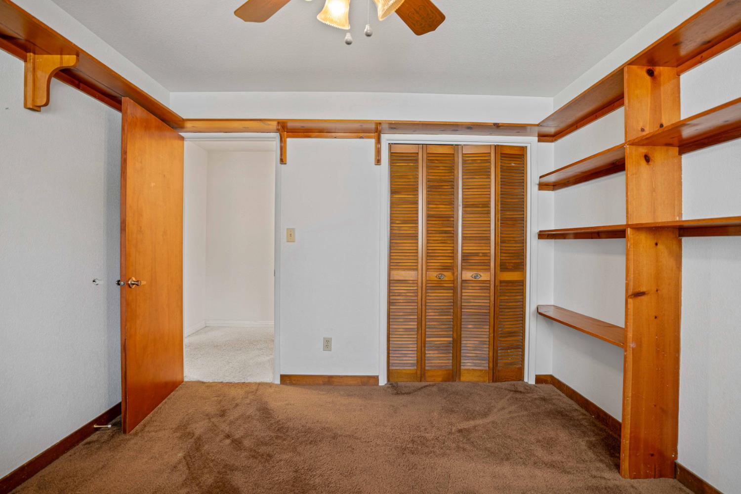1508 Kingfield Dr, Modesto, CA 95350