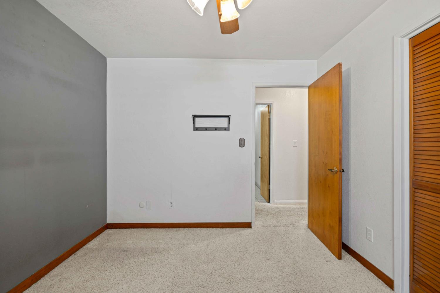 1508 Kingfield Dr, Modesto, CA 95350