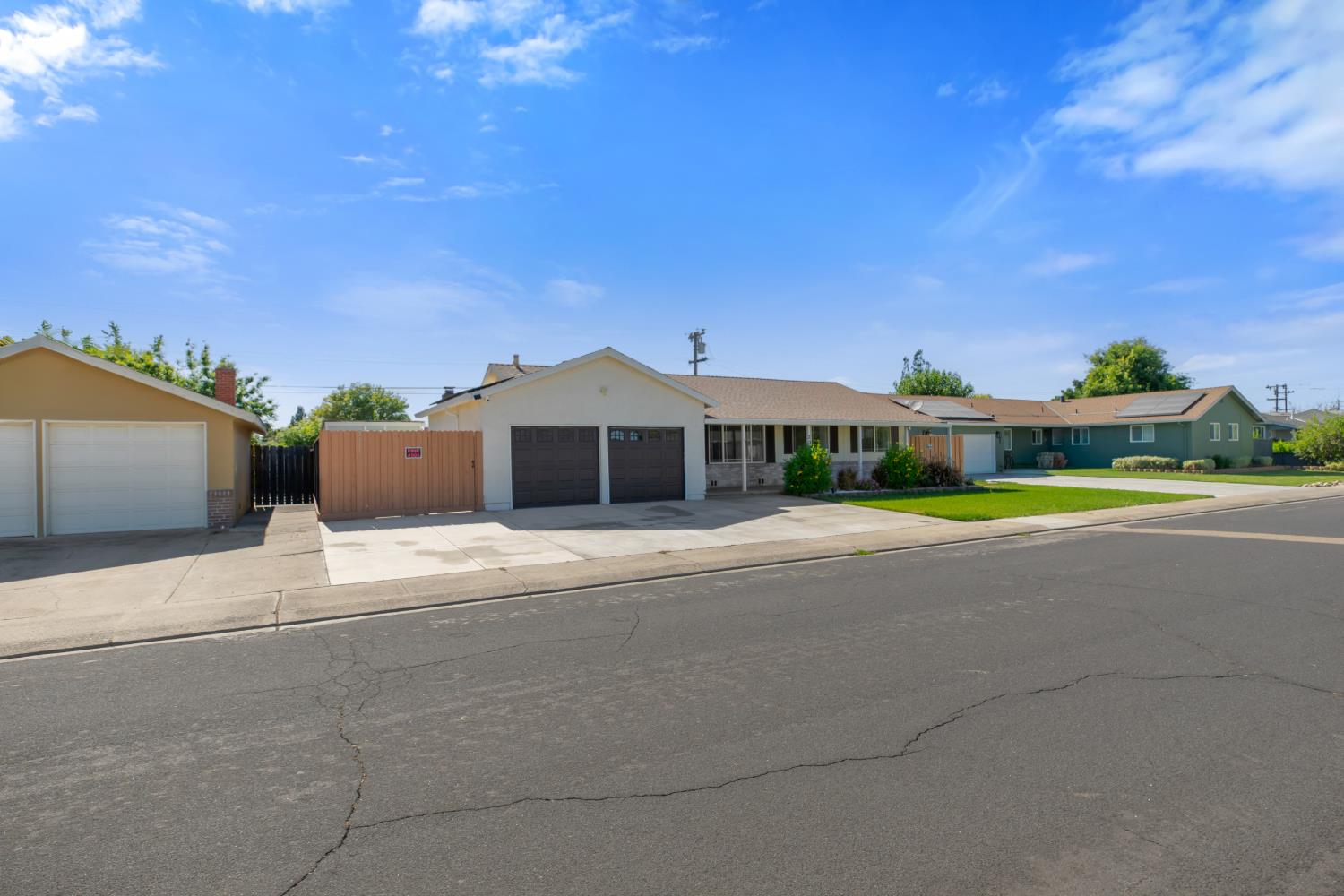 209 charles Ave, Manteca, CA 95336