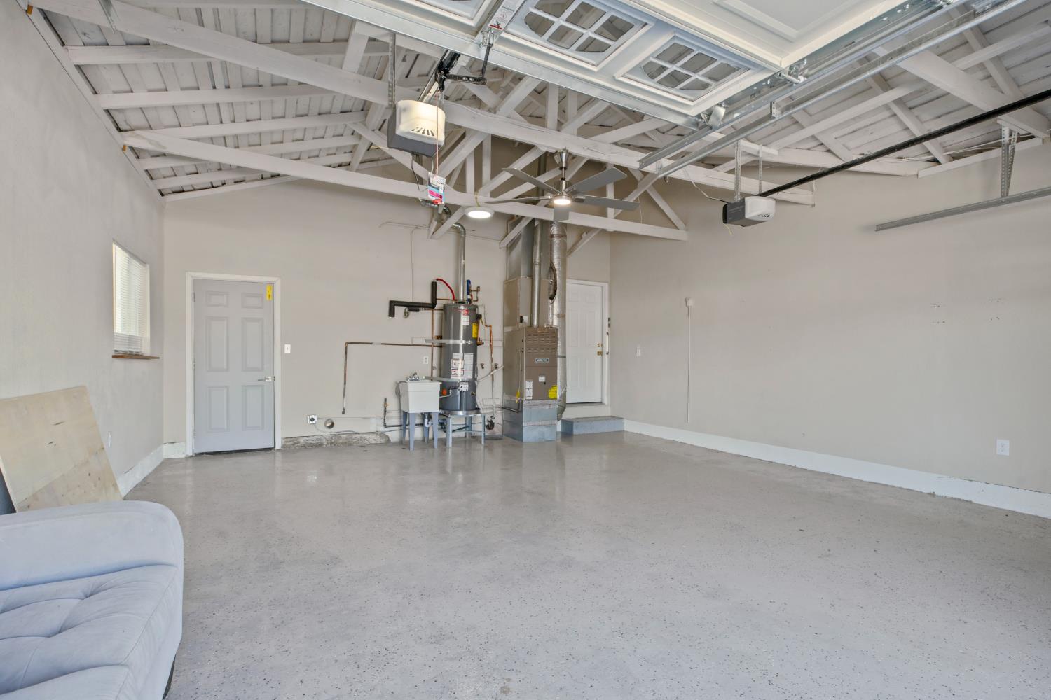 209 charles Ave, Manteca, CA 95336