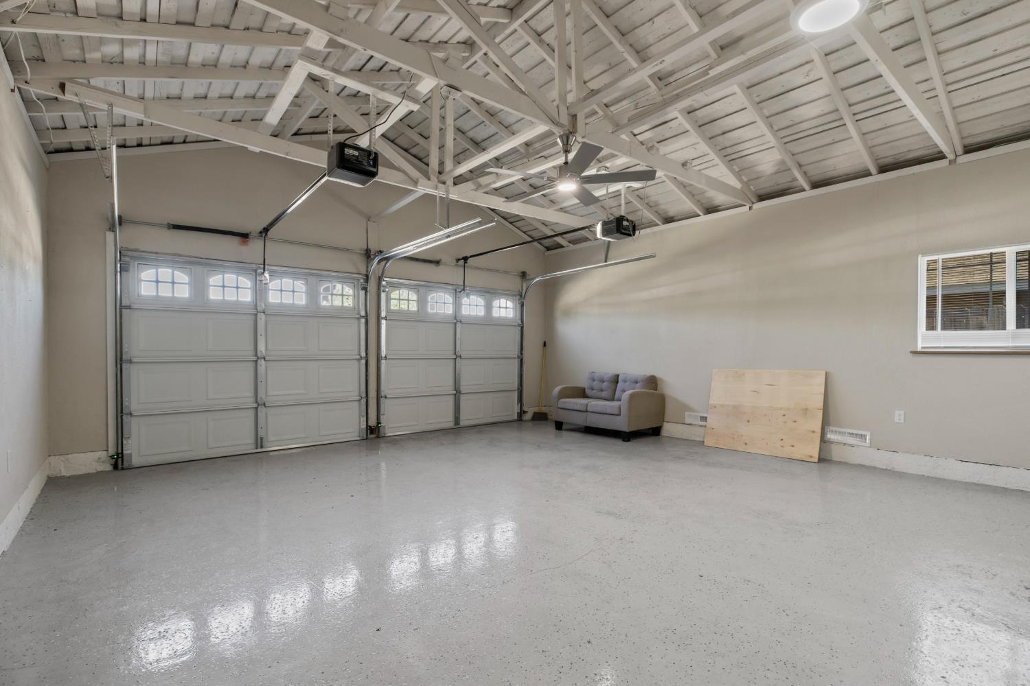 209 charles Ave, Manteca, CA 95336