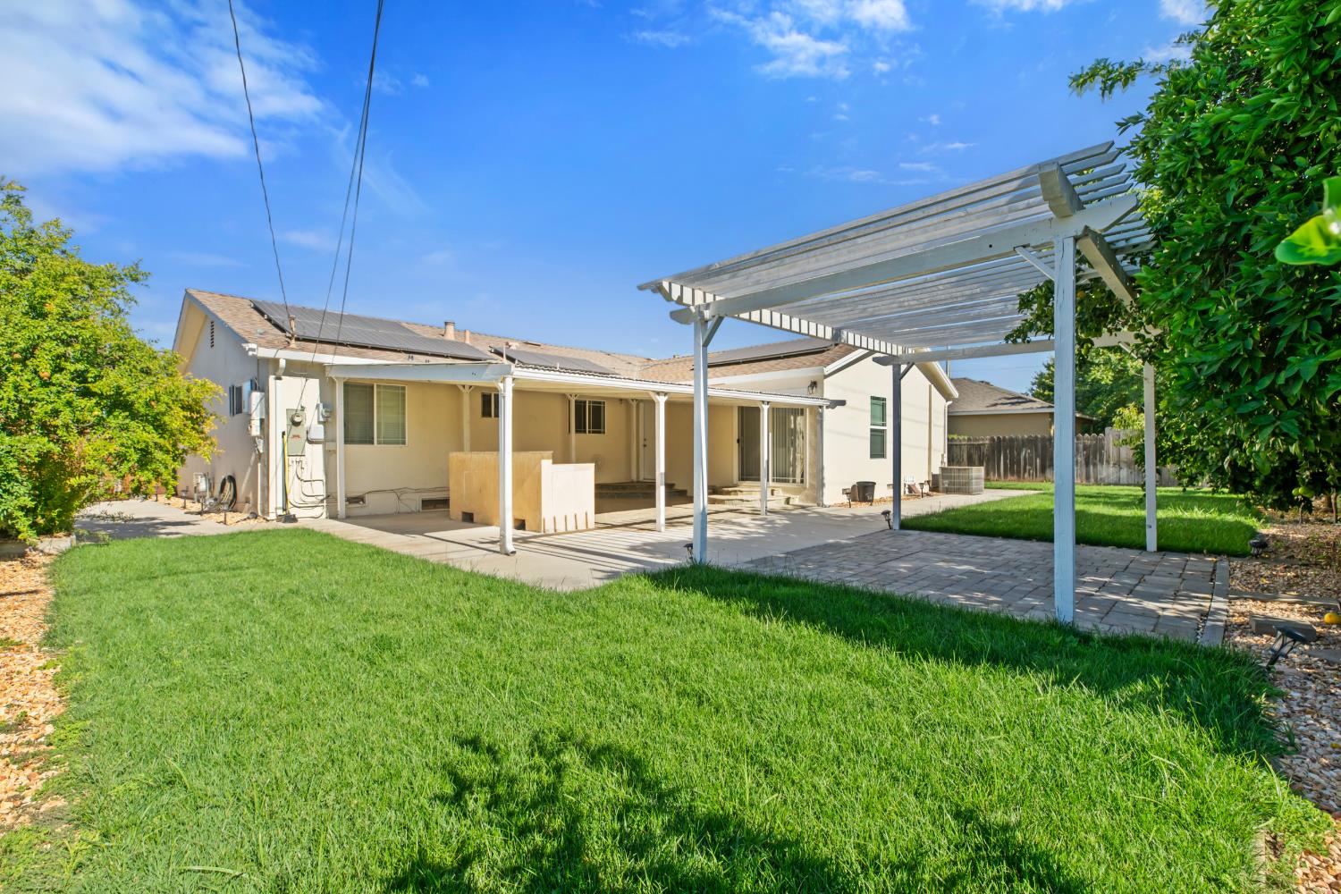 209 charles Ave, Manteca, CA 95336