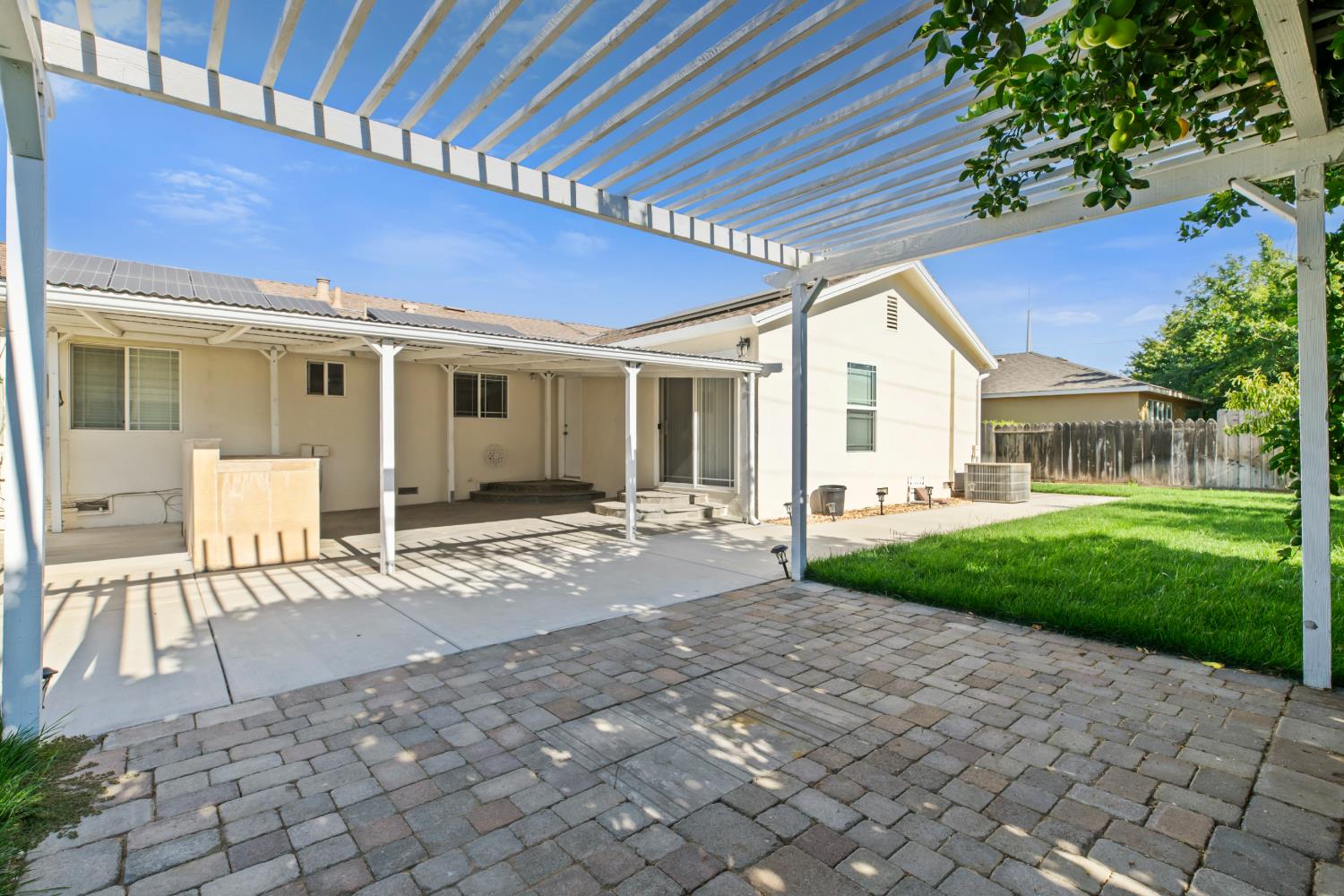 209 charles Ave, Manteca, CA 95336