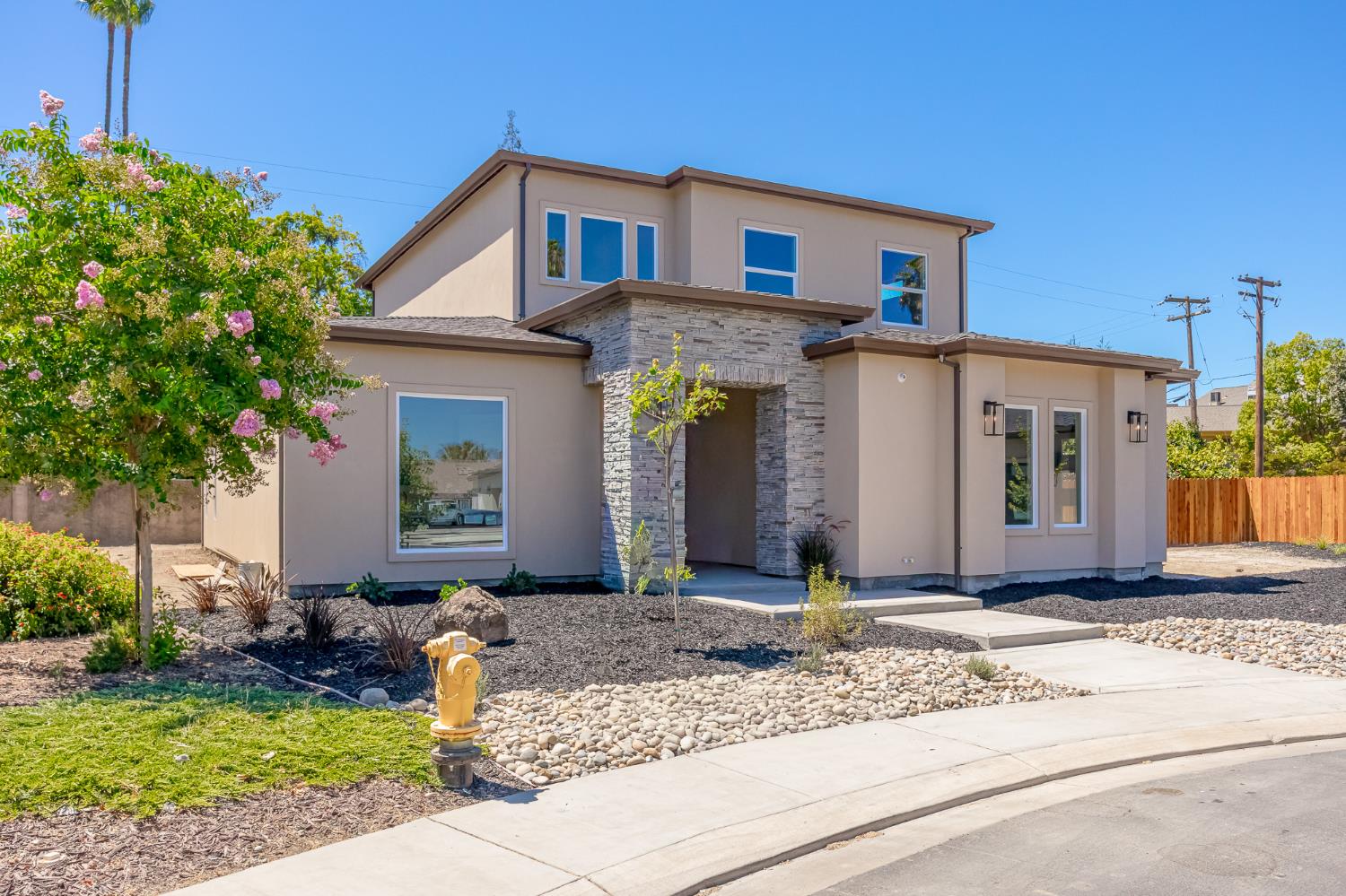 805 Hintze Landing Ct, Modesto, CA 95354