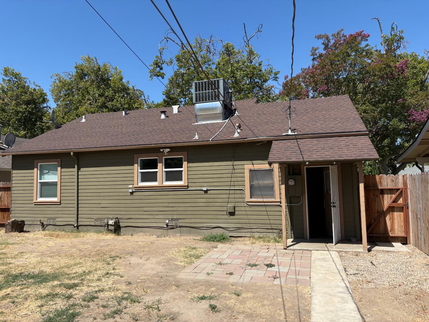 318 Bodem St, Modesto, CA 95350