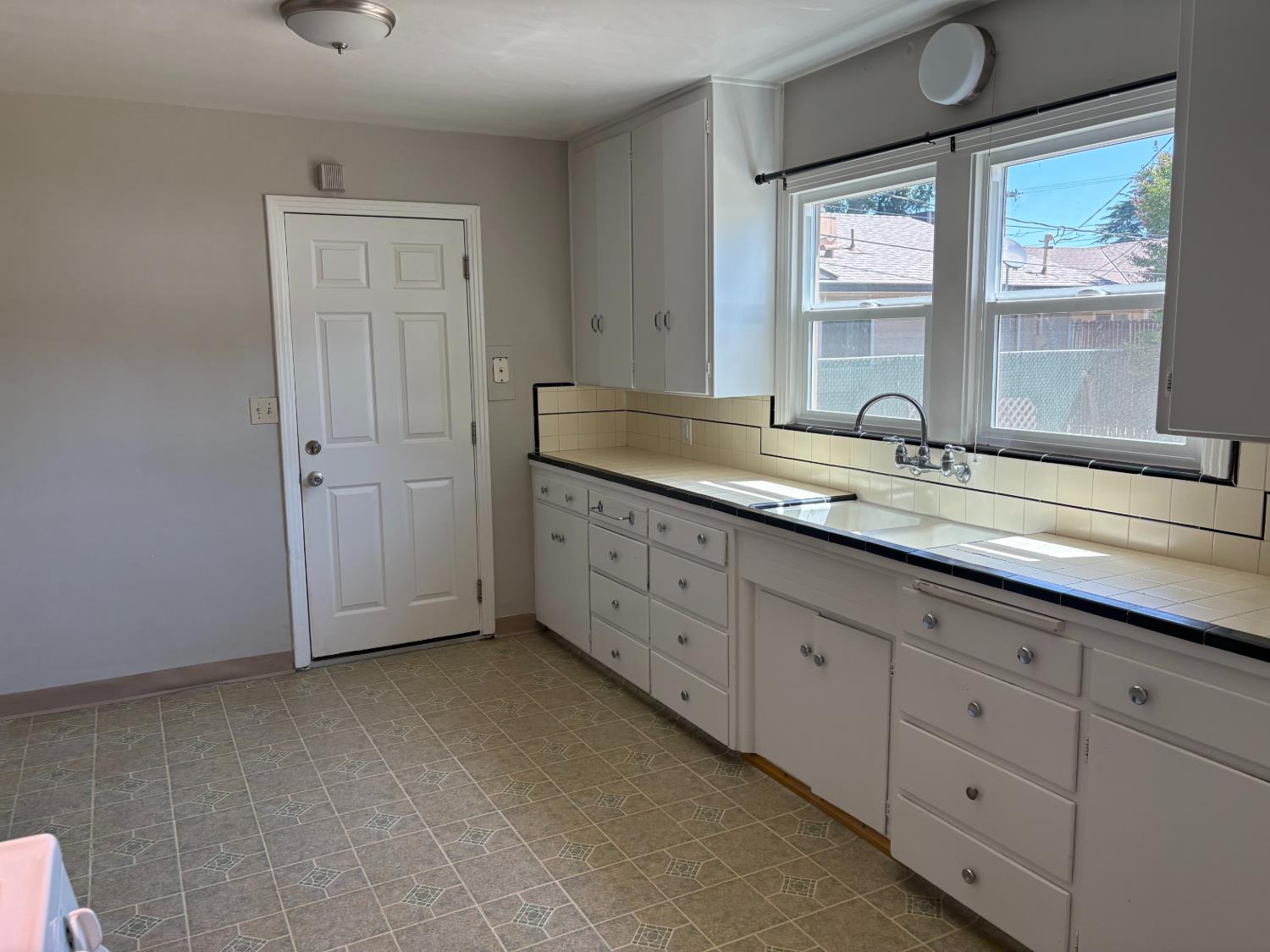 318 Bodem St, Modesto, CA 95350