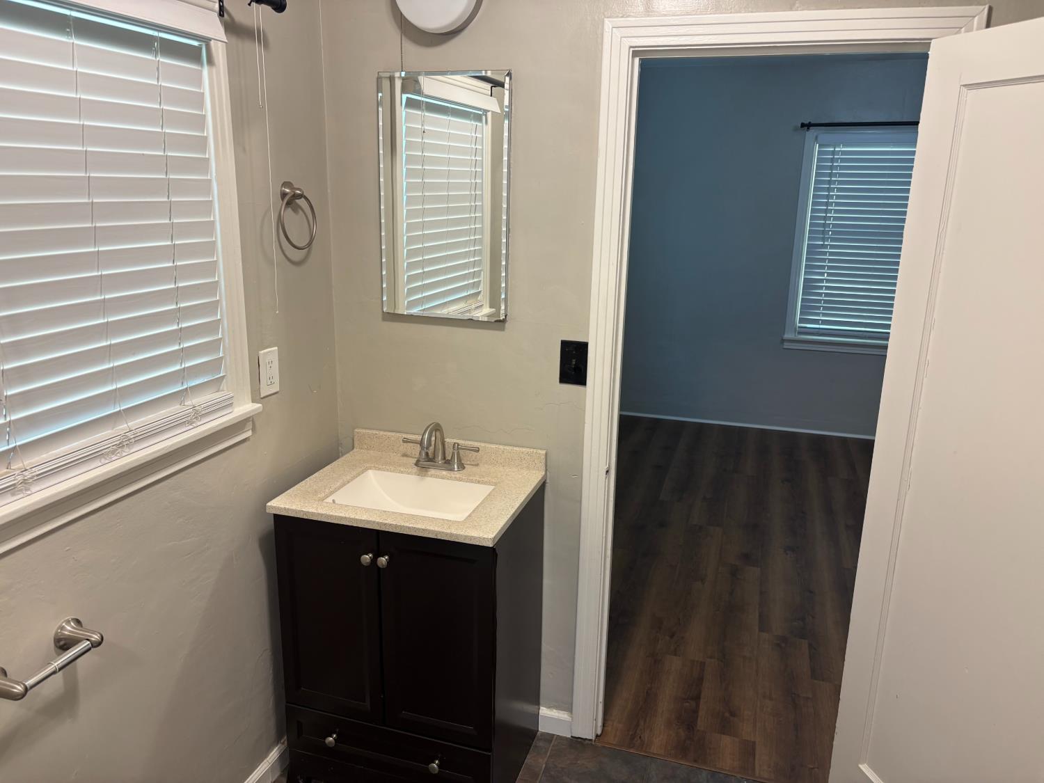 318 Bodem St, Modesto, CA 95350