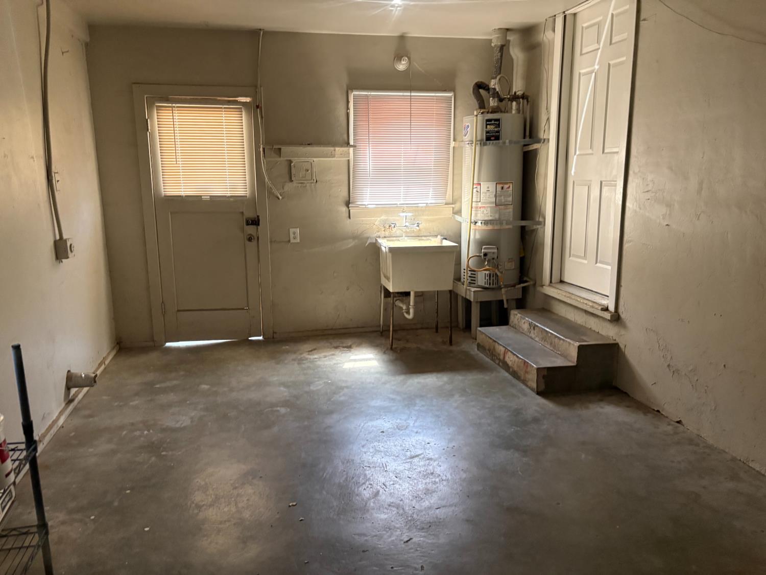 318 Bodem St, Modesto, CA 95350