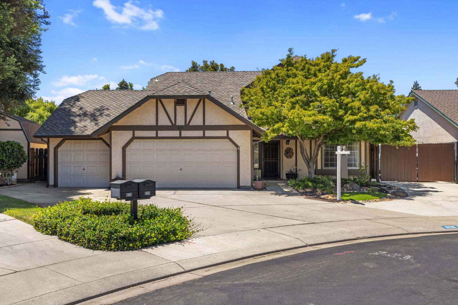 829 Nolte Ln, Modesto, CA 95355
