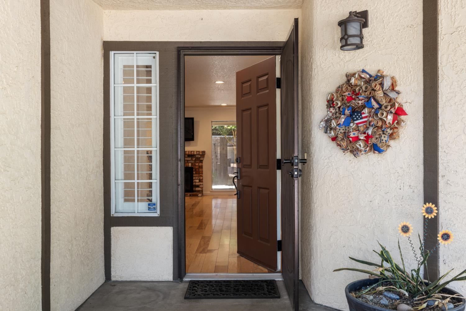 829 Nolte Ln, Modesto, CA 95355