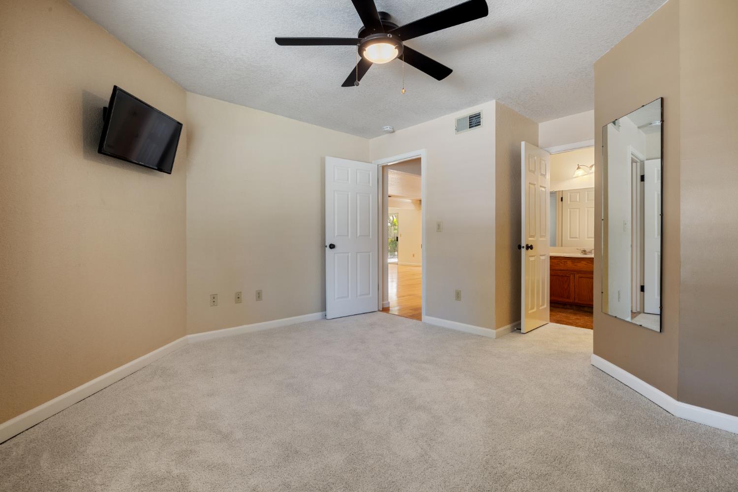 829 Nolte Ln, Modesto, CA 95355