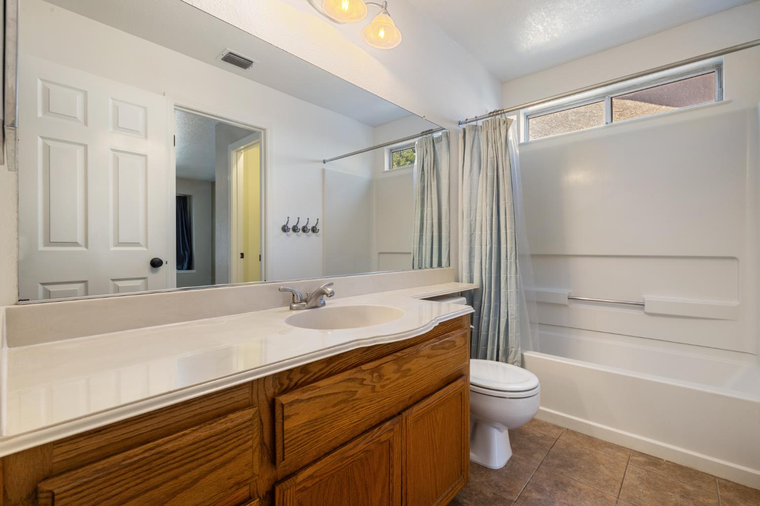829 Nolte Ln, Modesto, CA 95355