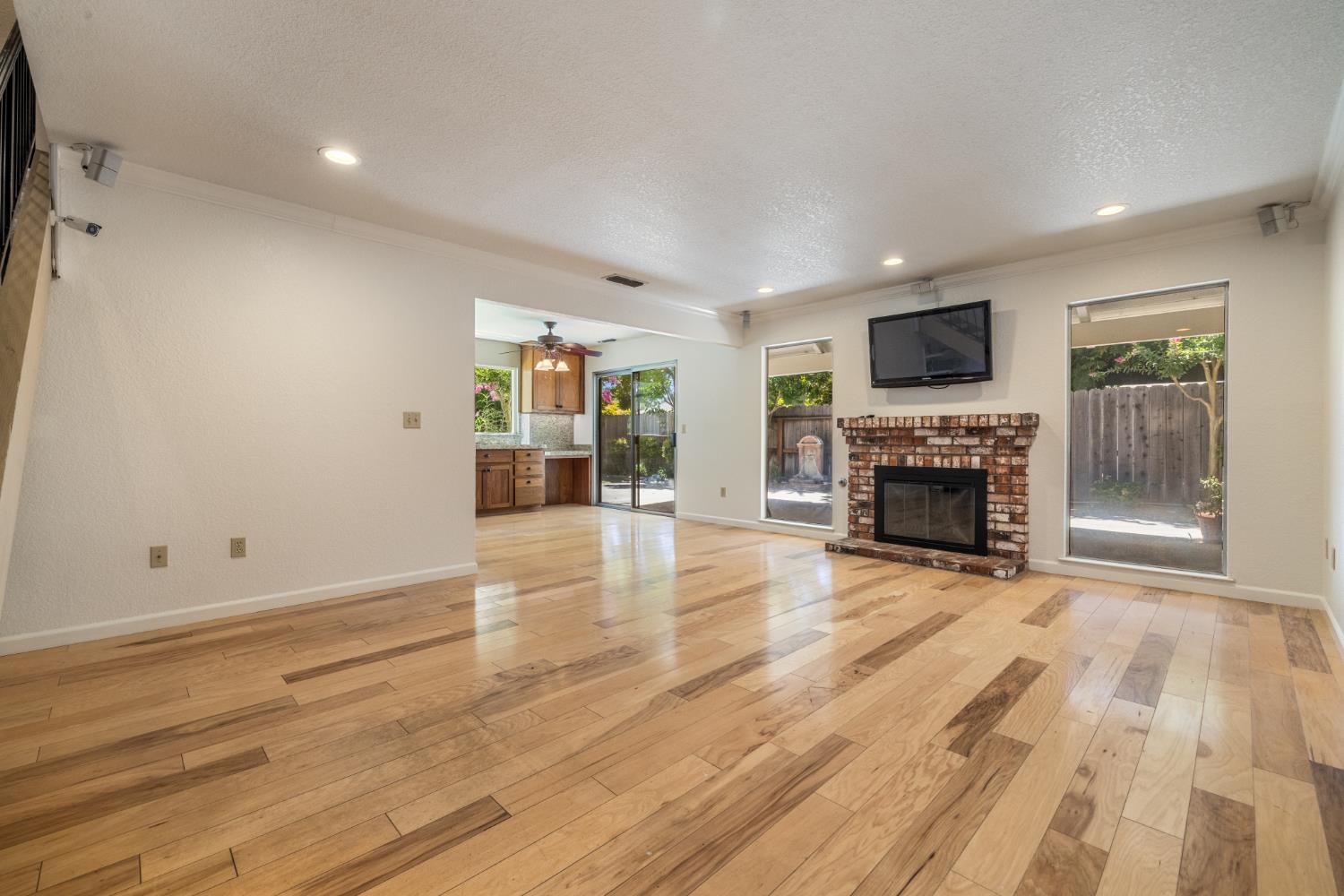 829 Nolte Ln, Modesto, CA 95355