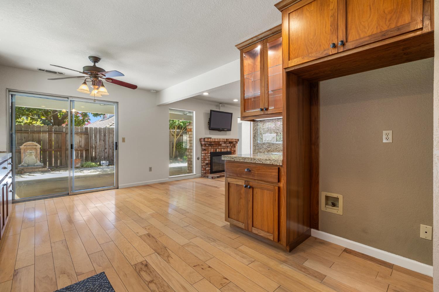 829 Nolte Ln, Modesto, CA 95355