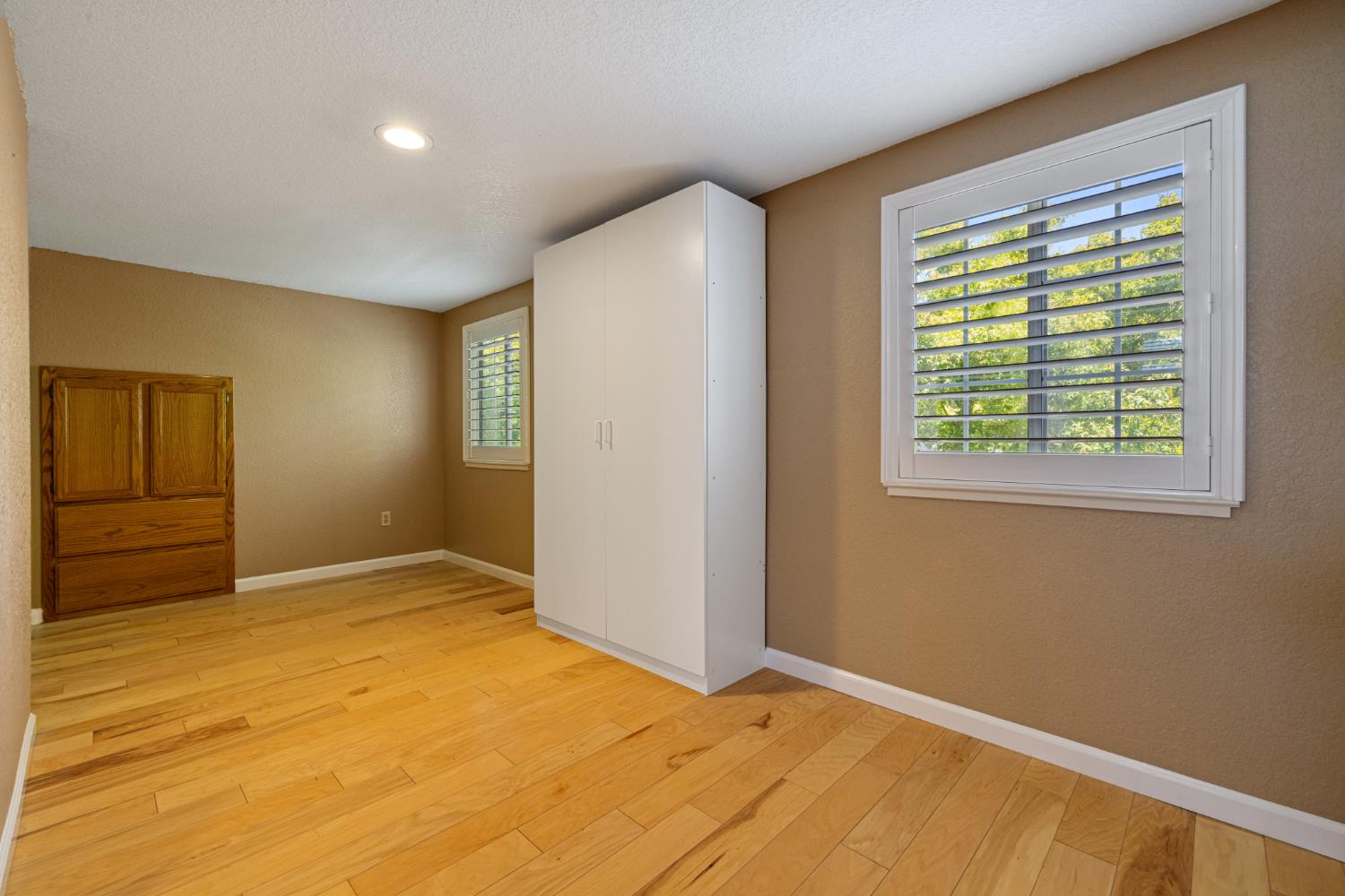 829 Nolte Ln, Modesto, CA 95355