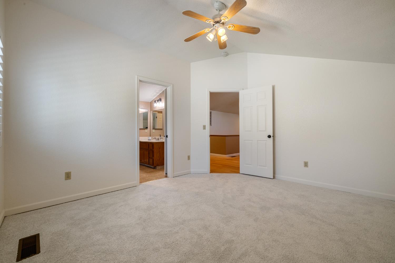 829 Nolte Ln, Modesto, CA 95355