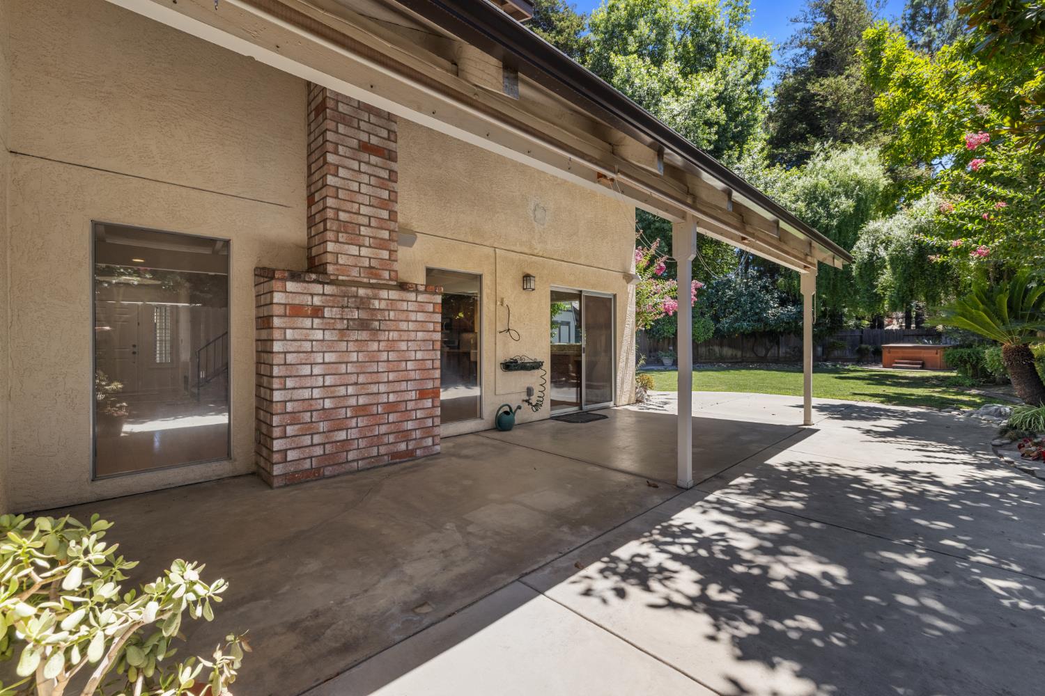 829 Nolte Ln, Modesto, CA 95355