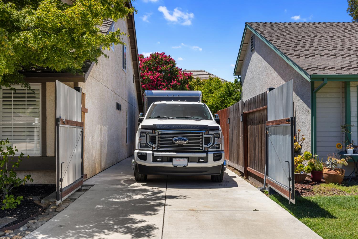 829 Nolte Ln, Modesto, CA 95355