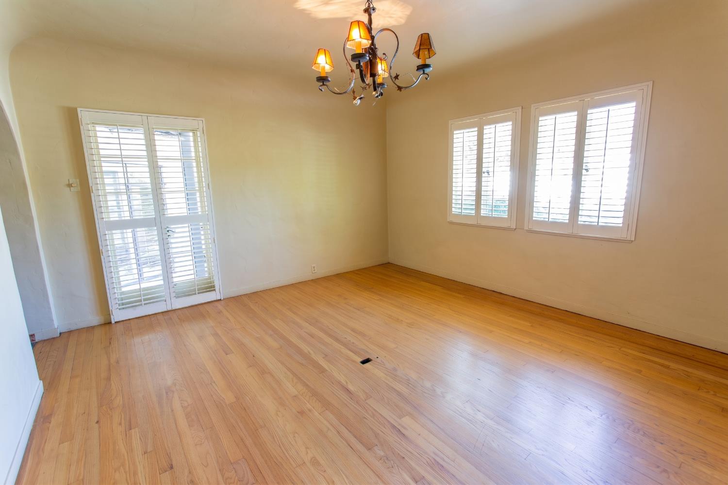 1419 S 6th St, Los Banos, CA 93635