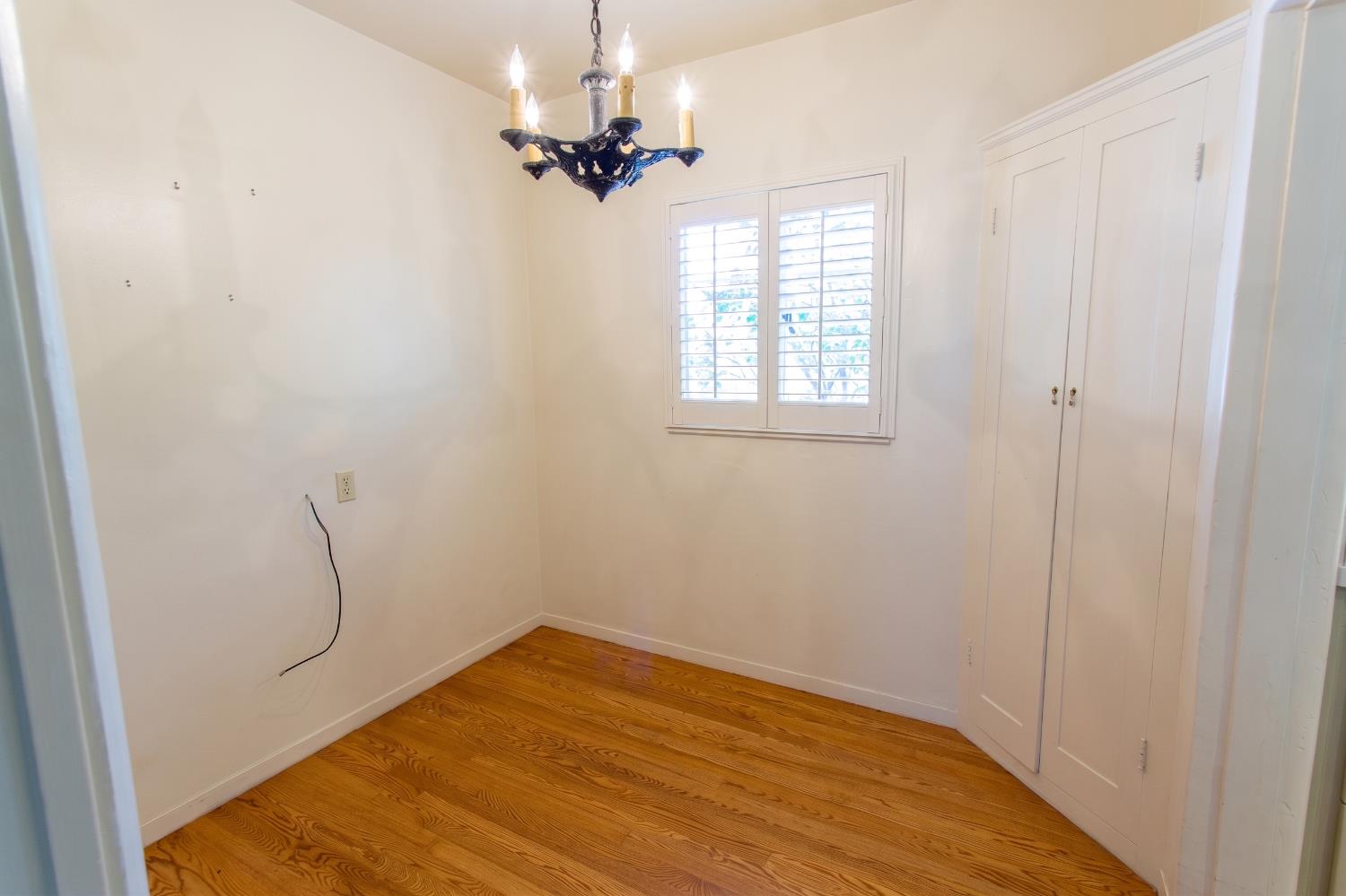 1419 S 6th St, Los Banos, CA 93635
